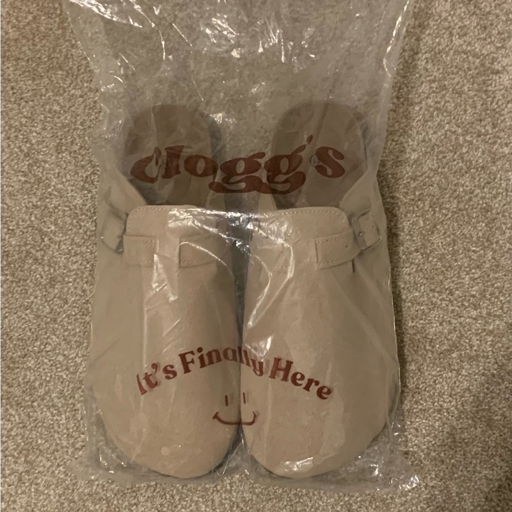Cloggs Women’s size 10.5 Men’s size 8